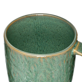 Keramiktasse MATERA grün, Detailansicht Oberfläche und Henkel