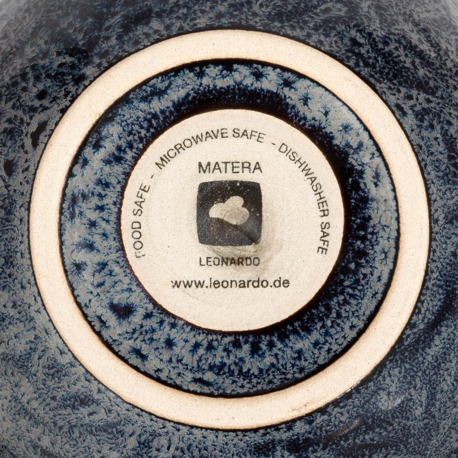 Unterseite der Keramikschale MATERA mit Herstellerangaben und Pflegeinstruktionen