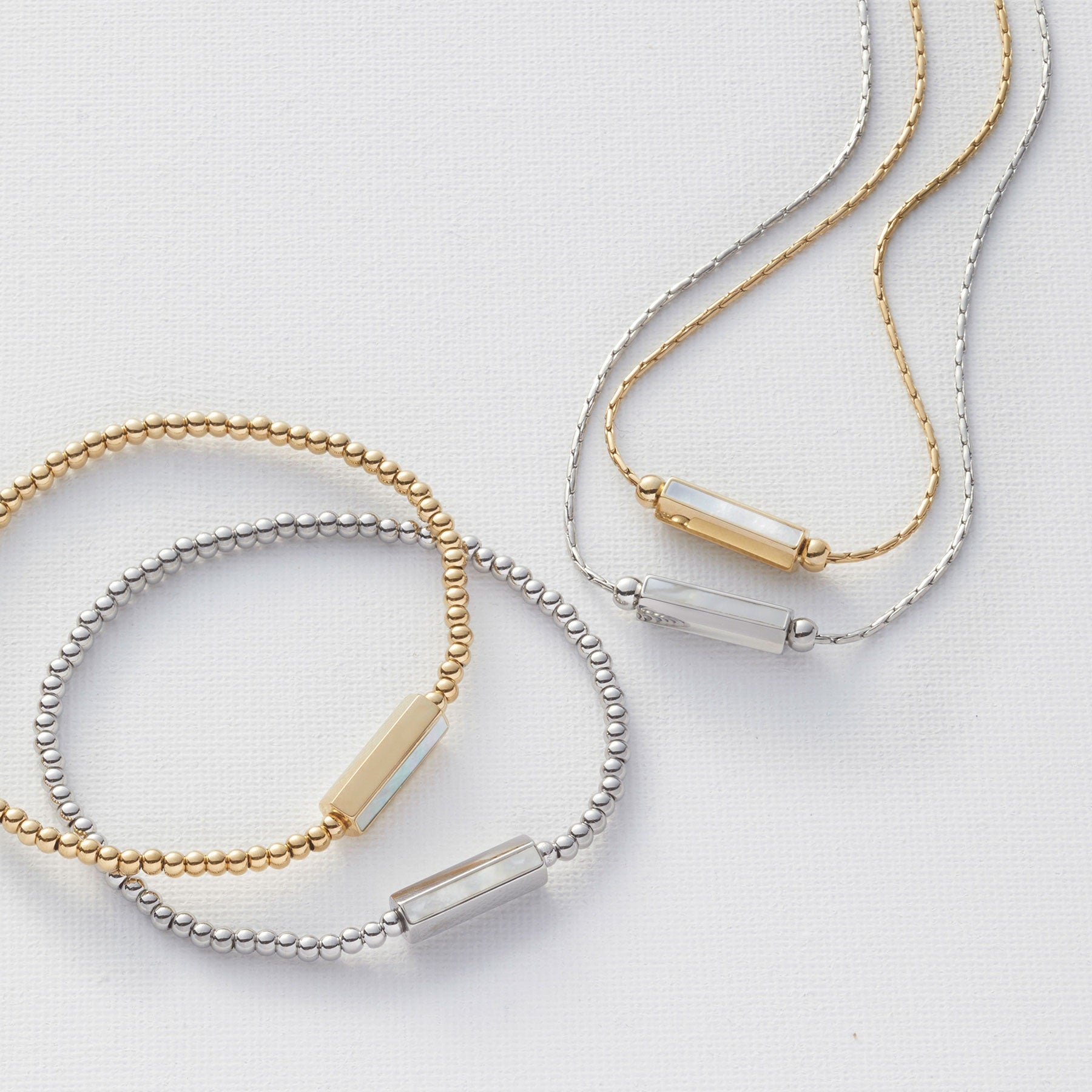 Halskette PILEA in Silber und Gold mit Perlmutt-Elementen, Armband-Varianten in Draufsicht