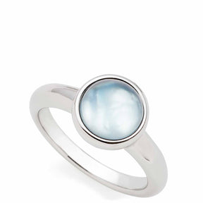 Ring BEA 18 grau blau mit rundem Glaselement auf weißem Untergrund