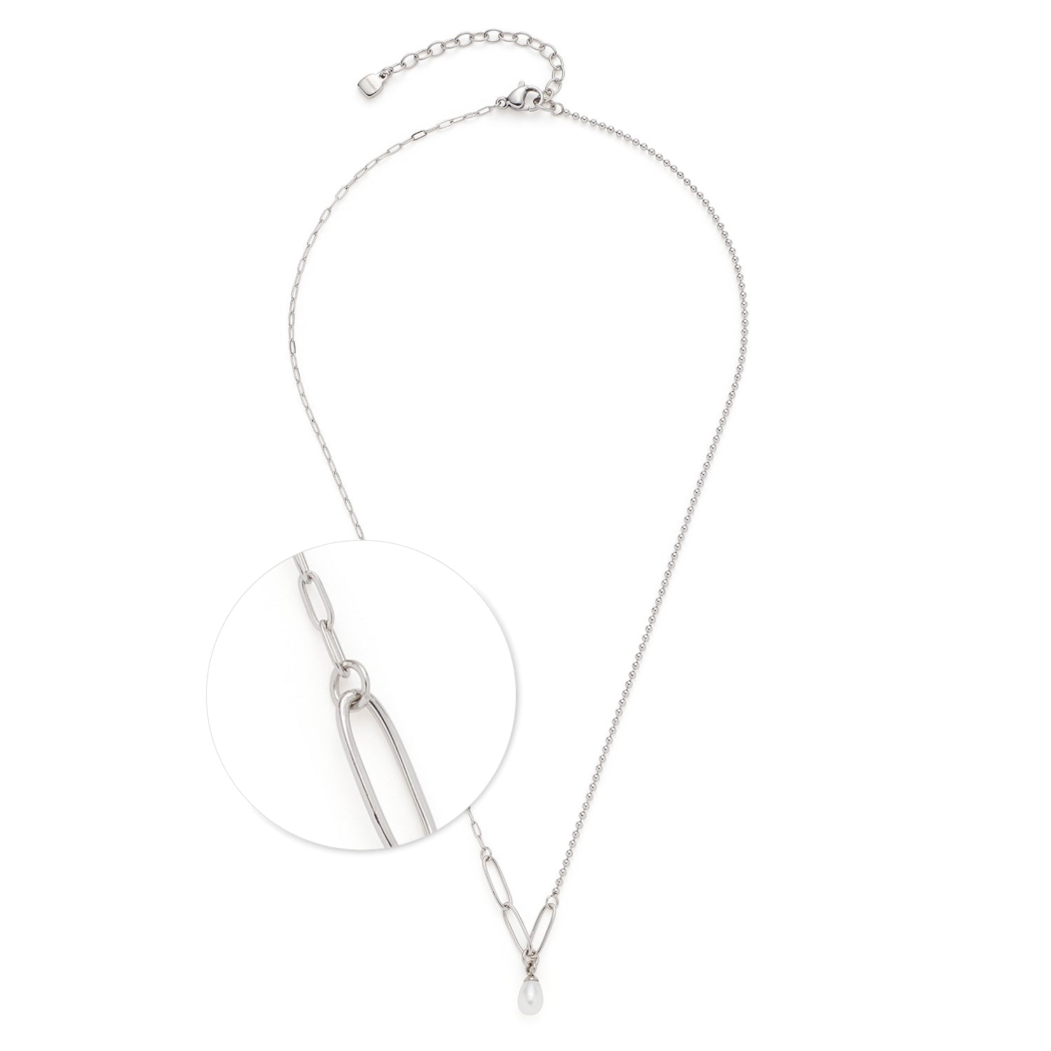 Halskette PEGGY 42 cm CIAO mit Muschelbehang auf weißem Hintergrund, Detailansicht der Verschlusskappe