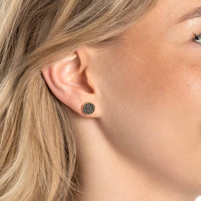 Ohrstecker ODELLE gold an Ohr getragen, Seitenansicht