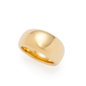 Ring GEORGETTE 17 gold aus Edelstahl, goldfarben, vor weißem Hintergrund