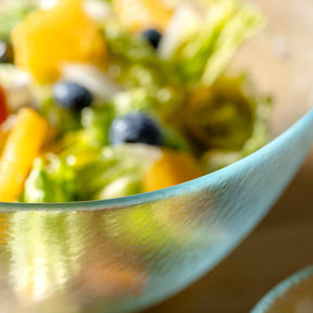 Schale ATTIVO mit Obst und Blaubeeren gefüllt, Detailaufnahme des Randes