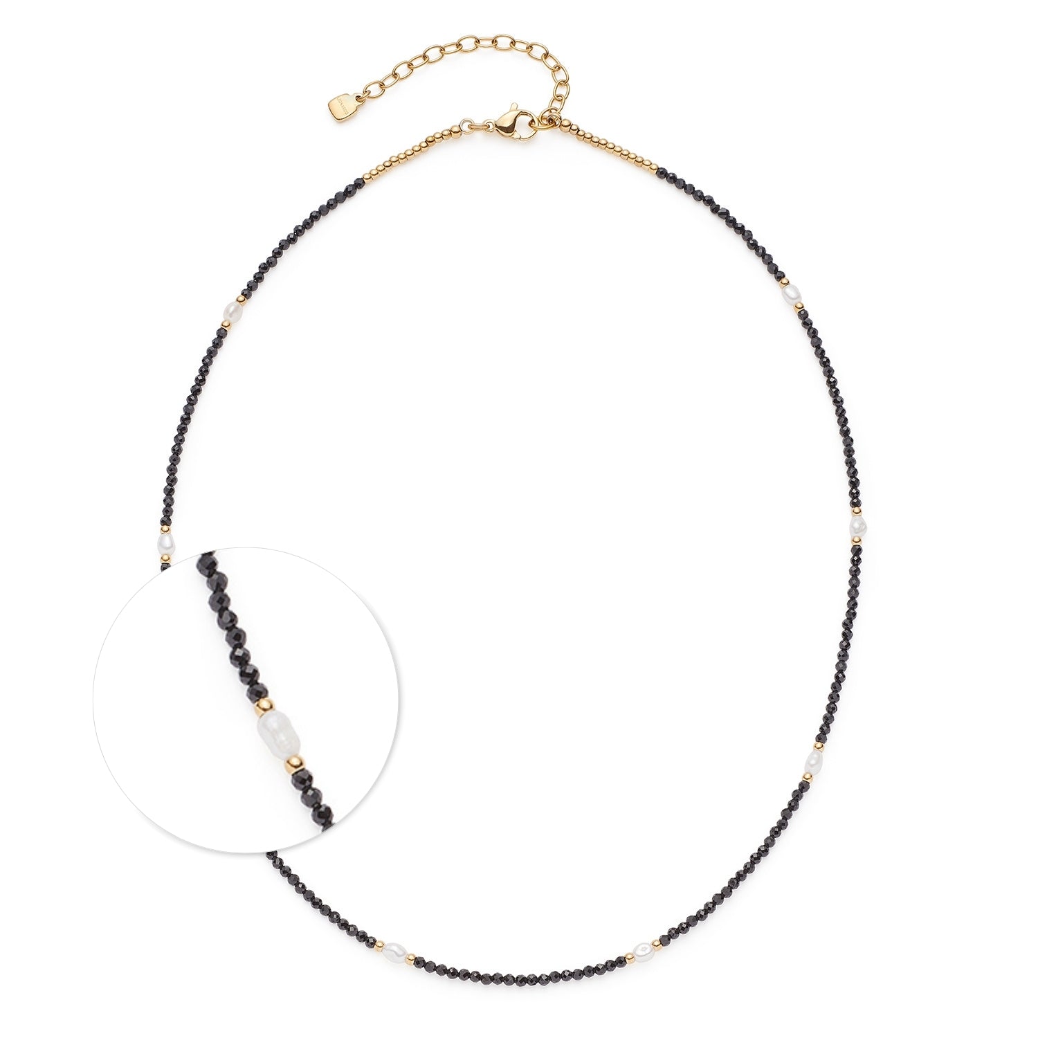 Halskette NOLA mit schwarzen Glasperlen, goldenen Akzenten und Kettendetail