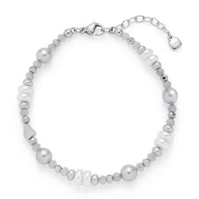 Armband KLARA mit grauen und weißen Perlen auf weißem Hintergrund