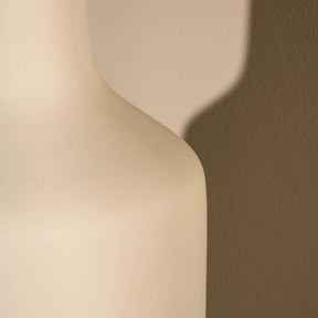 Keramikvase MILANO, cremefarbene gewölbte Form mit Schattenspiel