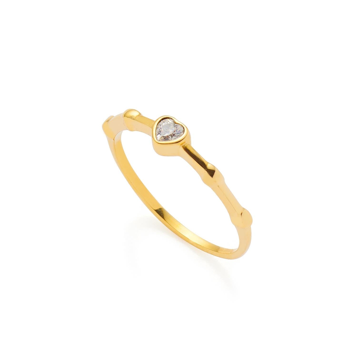 Ring CHRISTIE 19 gold mit Herzstein auf weißem Hintergrund