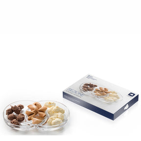 Kabarett SEZIONE mit Gebäck gefüllt und Produktverpackung
