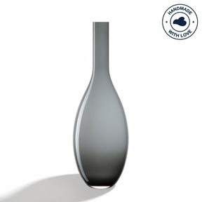 Vase BEAUTY 39 cm grau, birnenförmig, auf weißer Oberfläche