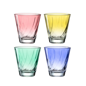 Vier farbige Trinkgläser TWIST in Rosa, Gelb, Grün und Blau nebeneinander