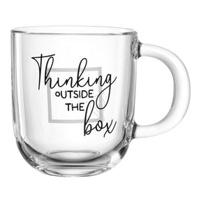 Glastasse UFFICIO mit Gravur "Thinking outside the box" und Kasten-Motiv