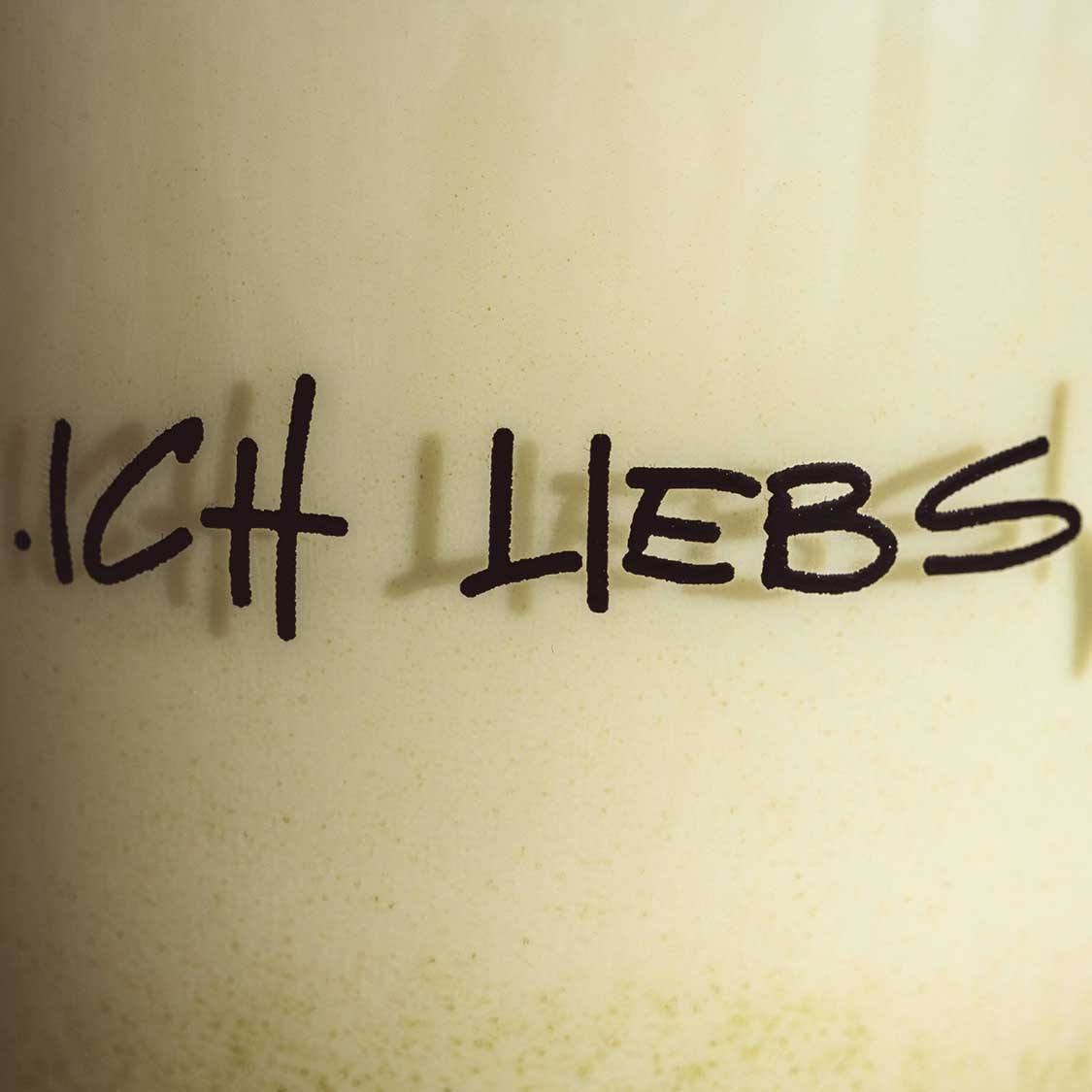 Tasse mit handschriftlicher Gravur "ich liebs