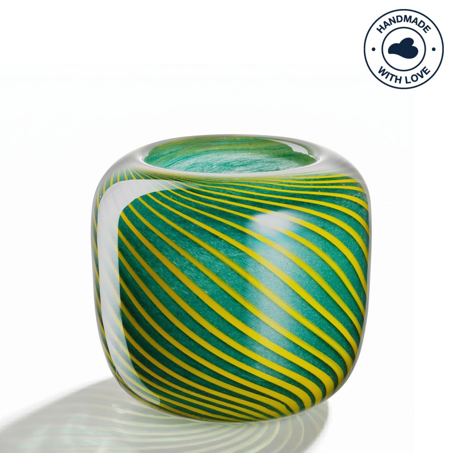 Vase FILO COLORI mit grünen und gelben Linienmustern auf weißem Untergrund