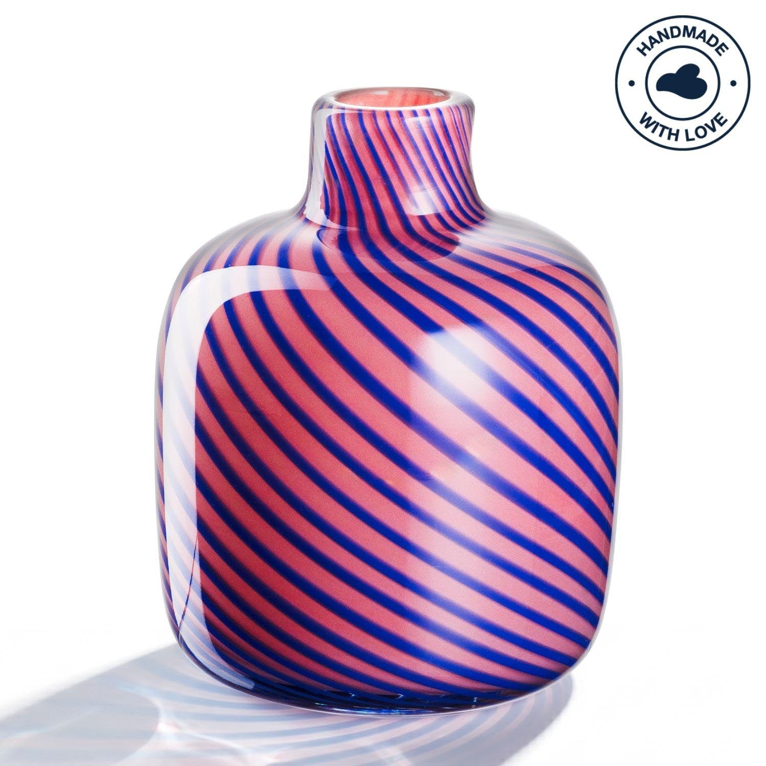 Vase FILO COLORI 16 cm pink mit diagonalen blauen Streifen auf weißem Hintergrund