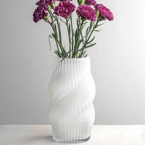 Vase VERDI 23 cm weiß mit pinken Nelken gefüllt