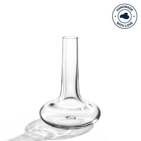 Solifleurvase ARIA aus klarem Glas vor weißem Hintergrund