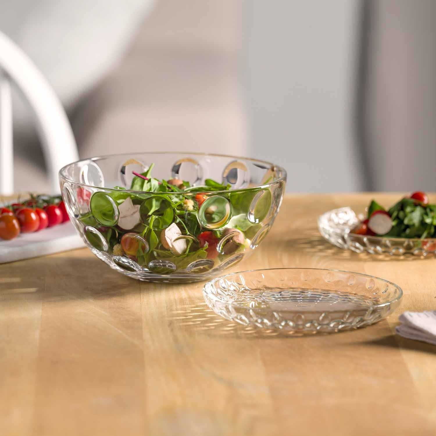 Schale CUCINA OPTIC mit Salat auf gedecktem Tisch
