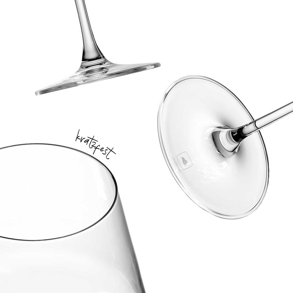 Burgunderglas PUCCINI von oben und von der Seite, mit Gravur "kraft fest