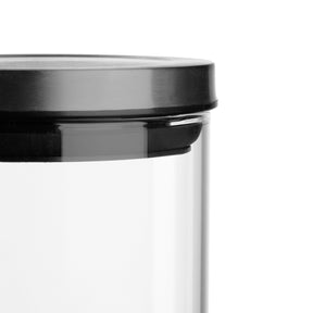 Dose COMODO 1 l mit schwarzem Deckel, Detailansicht des Verschlusses