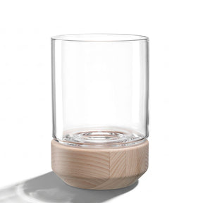 Windlicht auf Holzsockel LEGNO mit Glaszylinder vor weißem Hintergrund