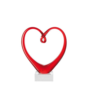 Rote Glasskulptur Herzskulptur HEART auf grauem Sockel