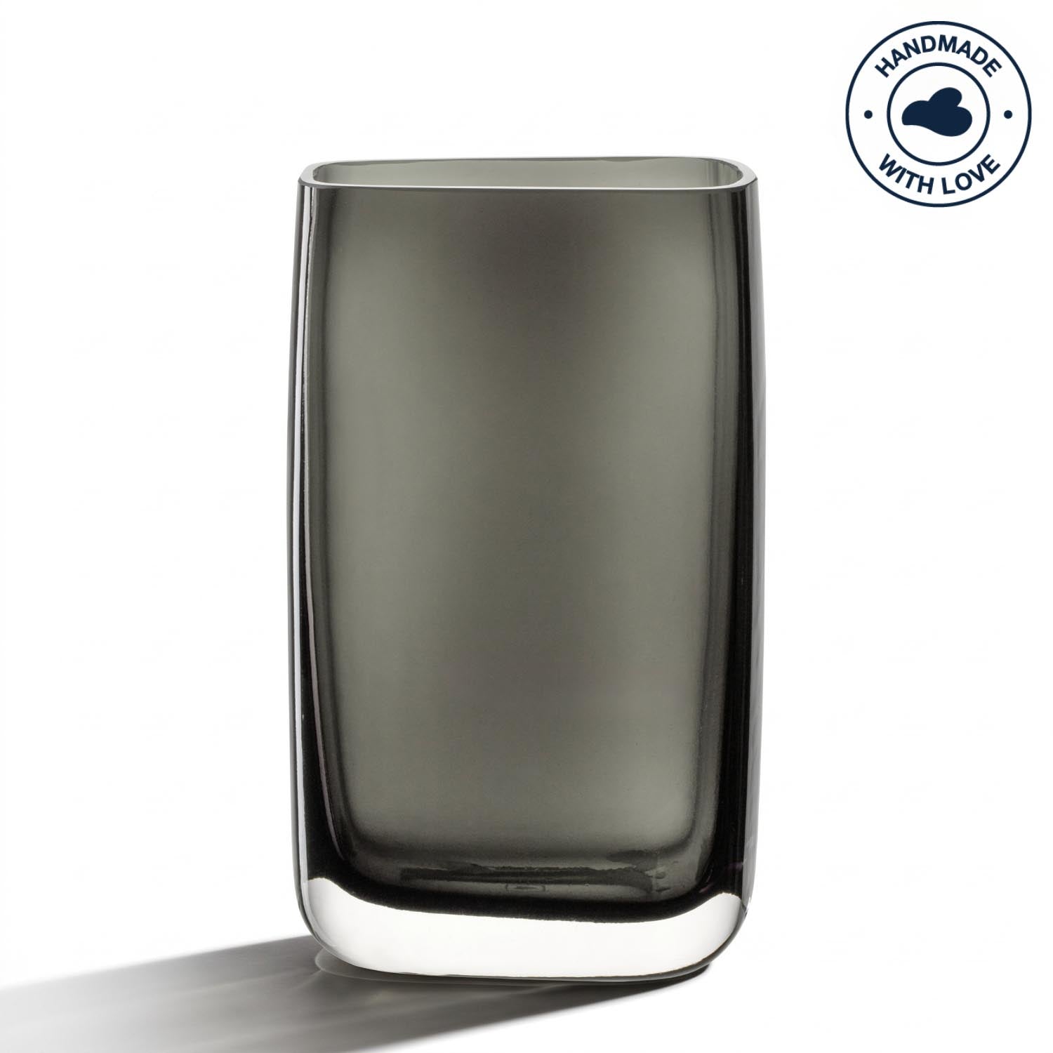 Vase PIETRA 20 cm schmal grau auf weißem Hintergrund, schmale zylindrische Form