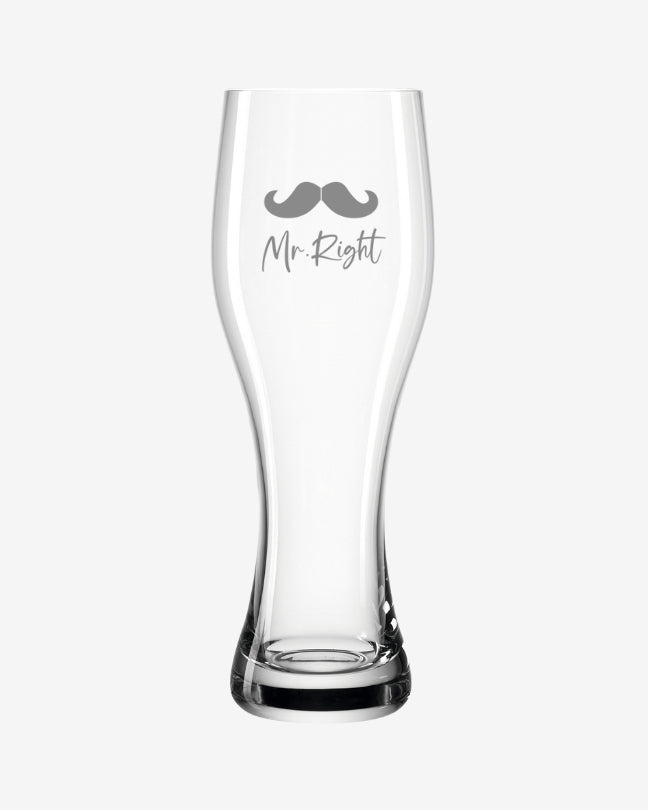 Gravierte Biergläser mit individuellen Motiven und Sprüchen.